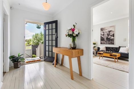 Photo of property in 36 Matapouri Road, Mangere Bridge, Auckland, 2022