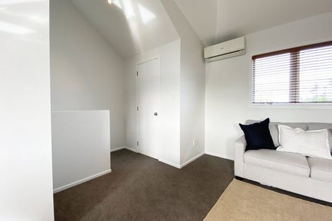 Photo of property in 2 Brassey Road, Birkenhead, Auckland, 0626