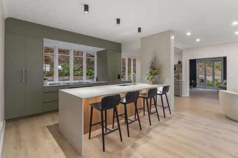 Photo of property in 28a Waterview Road, Stanley Point, Auckland, 0624