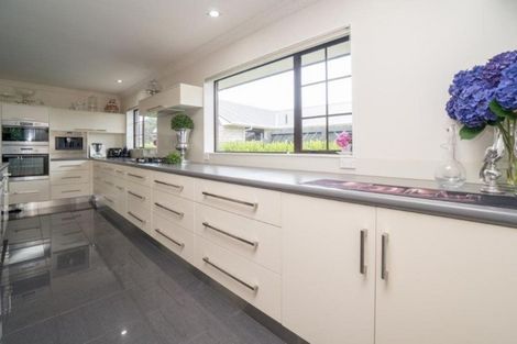 Photo of property in 74 Rata Street, Hawera, 4610
