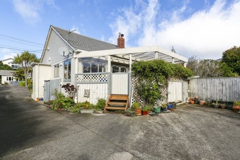 Photo of property in 17 Raumati Terrace, Khandallah, Wellington, 6035