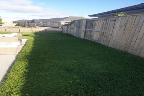 Photo of property in 32 Harding Drive, Papamoa Beach, Papamoa, 3118