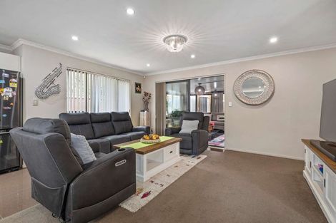 Photo of property in 100a Gloucester Road, Manurewa, Auckland, 2102