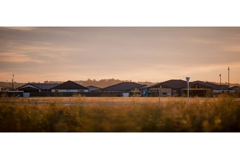 Photo of property in 9 Tutira Place, Poraiti, 4112
