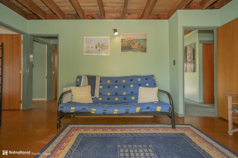 Photo of property in 35 Whiritoa Beach Road, Whiritoa, Whangamata, 3691