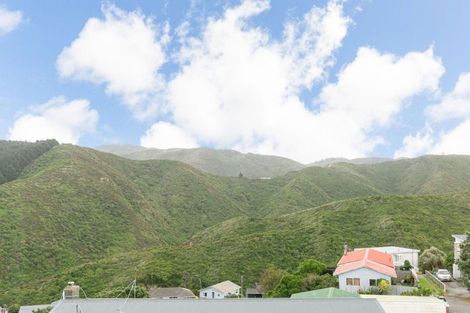 Photo of property in 12 Camrose Grove, Kingston, Wellington, 6021