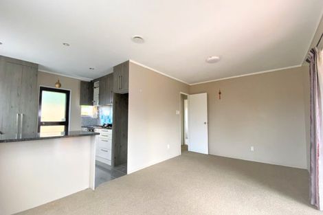 Photo of property in 2/15 Ward Crescent, Te Atatu Peninsula, Auckland, 0610