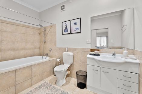 Photo of property in 24a Alexander Street, Cockle Bay, Auckland, 2014