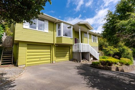Photo of property in 18 Chisbury Lane, Churton Park, Wellington, 6037