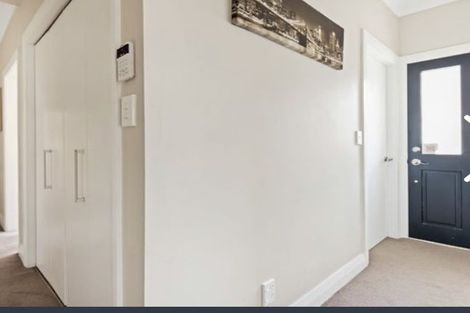 Photo of property in 119 Apu Crescent, Lyall Bay, Wellington, 6022