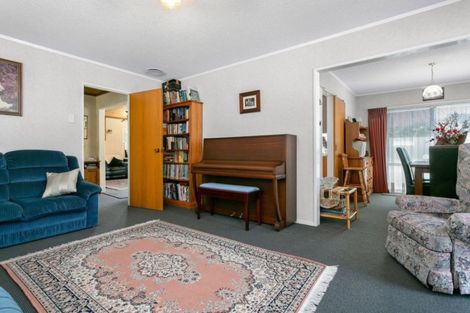 Photo of property in 321 Shakespeare Street, Leamington, Cambridge, 3432