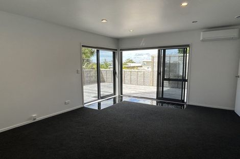 Photo of property in 3d Orchard Road, Browns Bay, Auckland, 0630