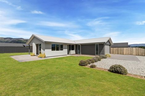 Photo of property in 18 Sentinel Drive, Lake Hawea, Wanaka, 9382