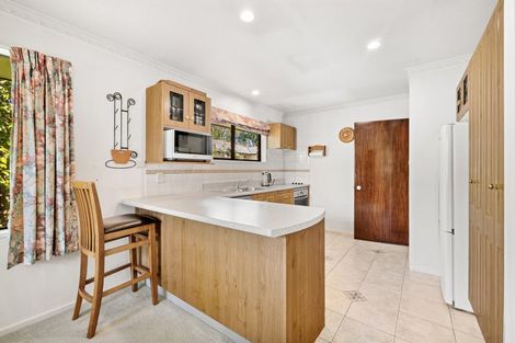 Photo of property in 7 Clivedon Place, Redwood, Christchurch, 8051