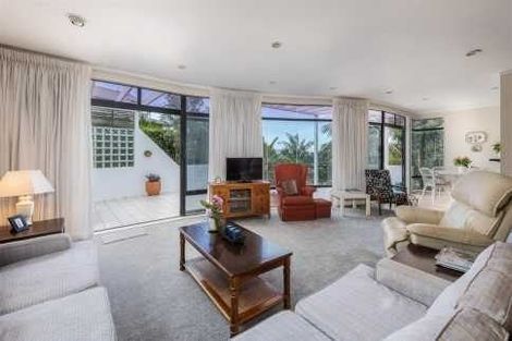 Photo of property in 103 Aberdeen Road, Castor Bay, Auckland, 0620