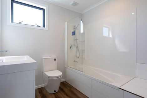 Photo of property in 3 Hillview Crescent, Paparangi, Wellington, 6037