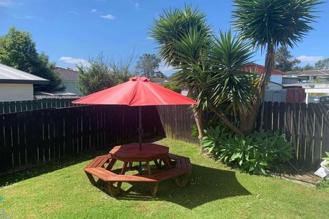 Photo of property in 3/76 Luanda Drive, Ranui, Auckland, 0612