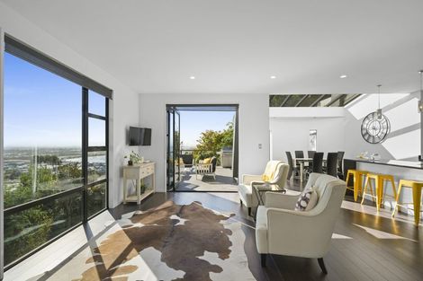 Photo of property in 8 Valley View, Mount Pleasant, Christchurch, 8081