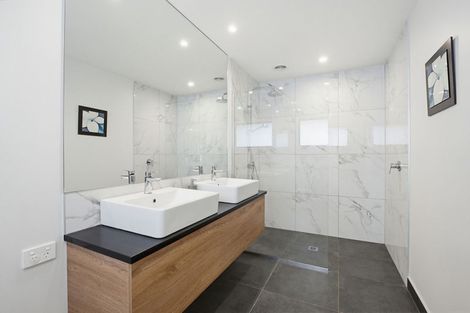 Photo of property in 10 Topping Place, Whitianga, 3510
