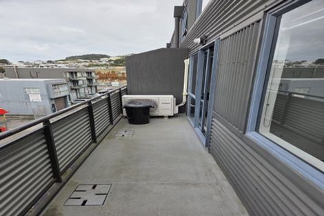 Photo of property in 8 Torrens Terrace, Mount Cook, Wellington, 6011