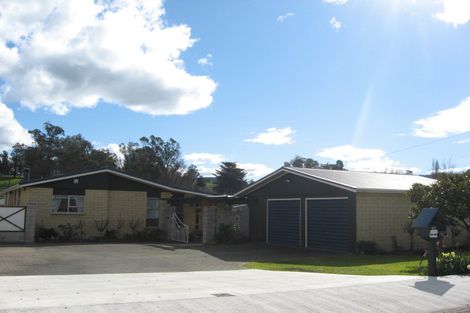 Photo of property in 20 Watts Street, Waipawa, 4210