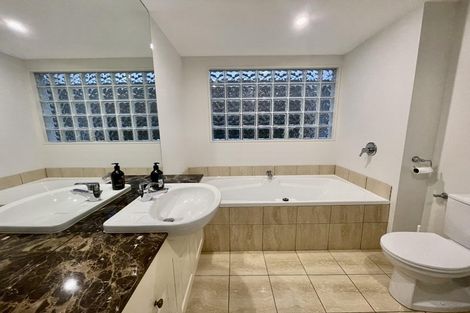 Photo of property in 13/22u Oriental Terrace, Oriental Bay, Wellington, 6011