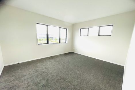 Photo of property in 18 Rorotu Avenue, Karaka, 2113