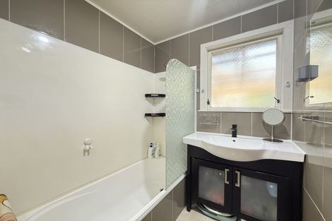 Photo of property in 31 Spinella Drive, Bayview, Auckland, 0629