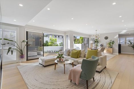 Photo of property in 6 Bevyn Street, Castor Bay, Auckland, 0620