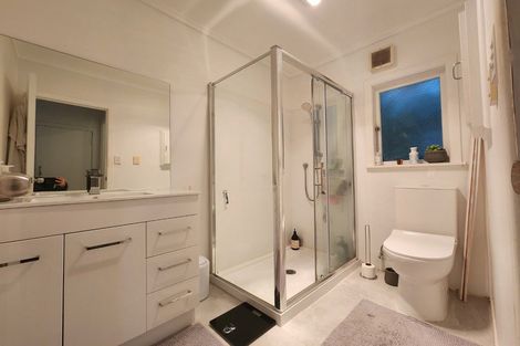 Photo of property in 18a Parrs Cross Road, Henderson, Auckland, 0612