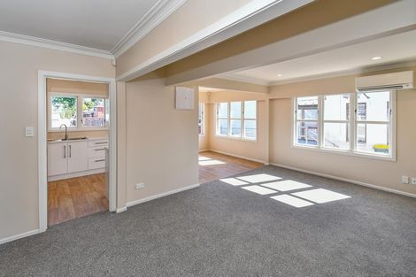 Photo of property in 1/72 Clevedon Road, Papakura, 2110