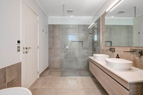 Photo of property in 51 Balboa Drive, Matakatia, Whangaparaoa, 0930