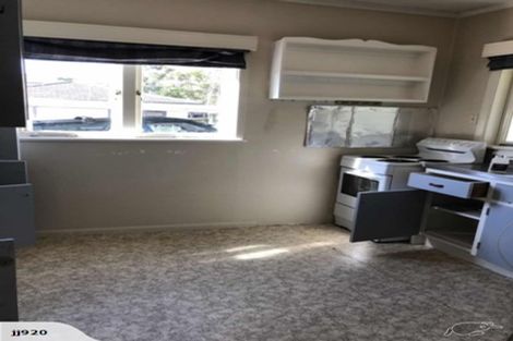 Photo of property in 17a Kereru Street, Henderson, Auckland, 0612