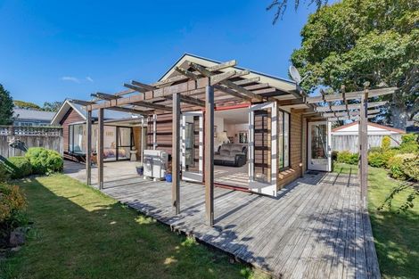 Photo of property in 617f1- Fergusson Drive, Trentham, Upper Hutt, 5018