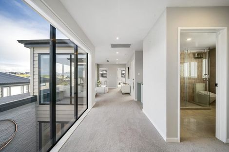 Photo of property in 2 Hanikura Street, Long Bay, Auckland, 0630