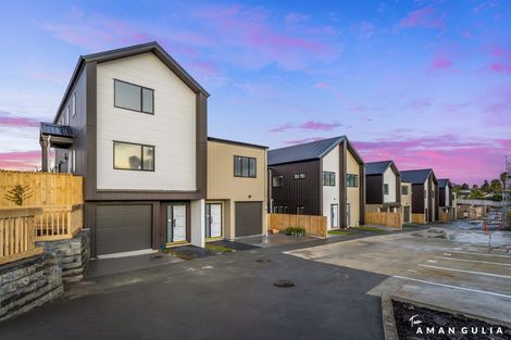 Photo of property in 26-28 Pomaria Road, Henderson, Auckland, 0610