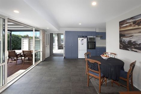 Photo of property in 15 Frensham Crescent, Woolston, Christchurch, 8062