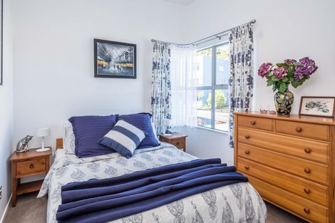 Photo of property in 72 Saddleback Grove, Karori, Wellington, 6012