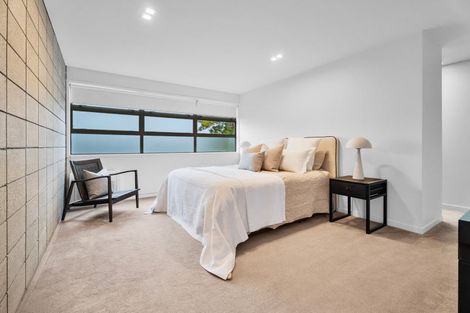 Photo of property in 1 Endymion Place, Half Moon Bay, Auckland, 2012