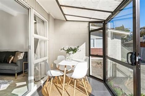 Photo of property in 2/32 Abberley Crescent, St Albans, Christchurch, 8014