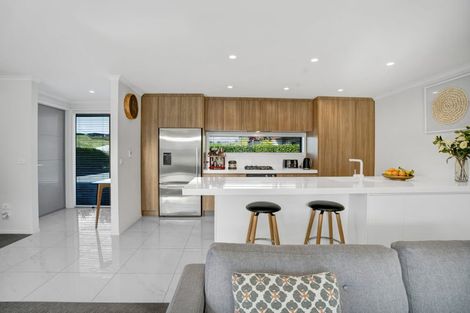 Photo of property in 44 Fernbrook Drive, Hurworth, New Plymouth, 4310