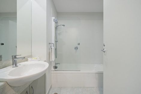 Photo of property in 10/12 Maunganui Road, Mount Maunganui, 3116