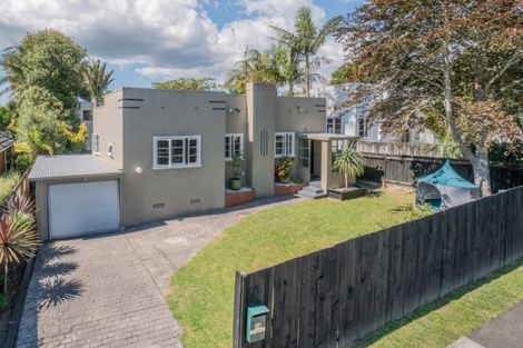 Photo of property in 24 Gardner Avenue, New Lynn, Auckland, 0600