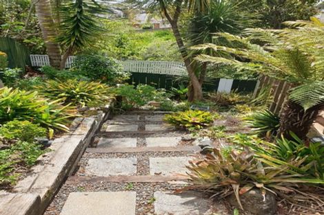 Photo of property in 32a Evans Road, Glen Eden, Auckland, 0602