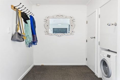 Photo of property in 1/2a Eskdale Road, Birkdale, Auckland, 0626