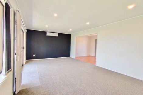 Photo of property in 2/11 Taharoto Road, Takapuna, Auckland, 0622
