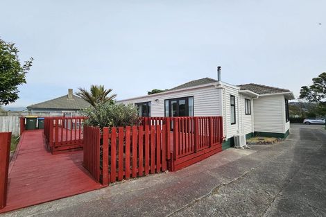 Photo of property in 3-3a Mana Avenue, Titahi Bay, Porirua, 5022