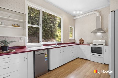 Photo of property in 32 Adderley Terrace, Ravensbourne, Dunedin, 9022
