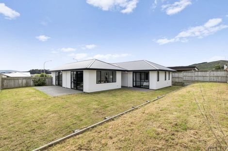 Photo of property in 202 Pacific Drive, Fitzherbert, Palmerston North, 4410