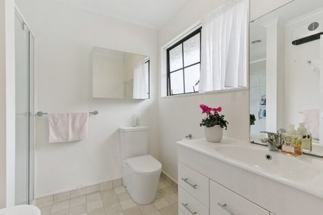 Photo of property in 87 Victory Crescent, Tawa, Wellington, 5028